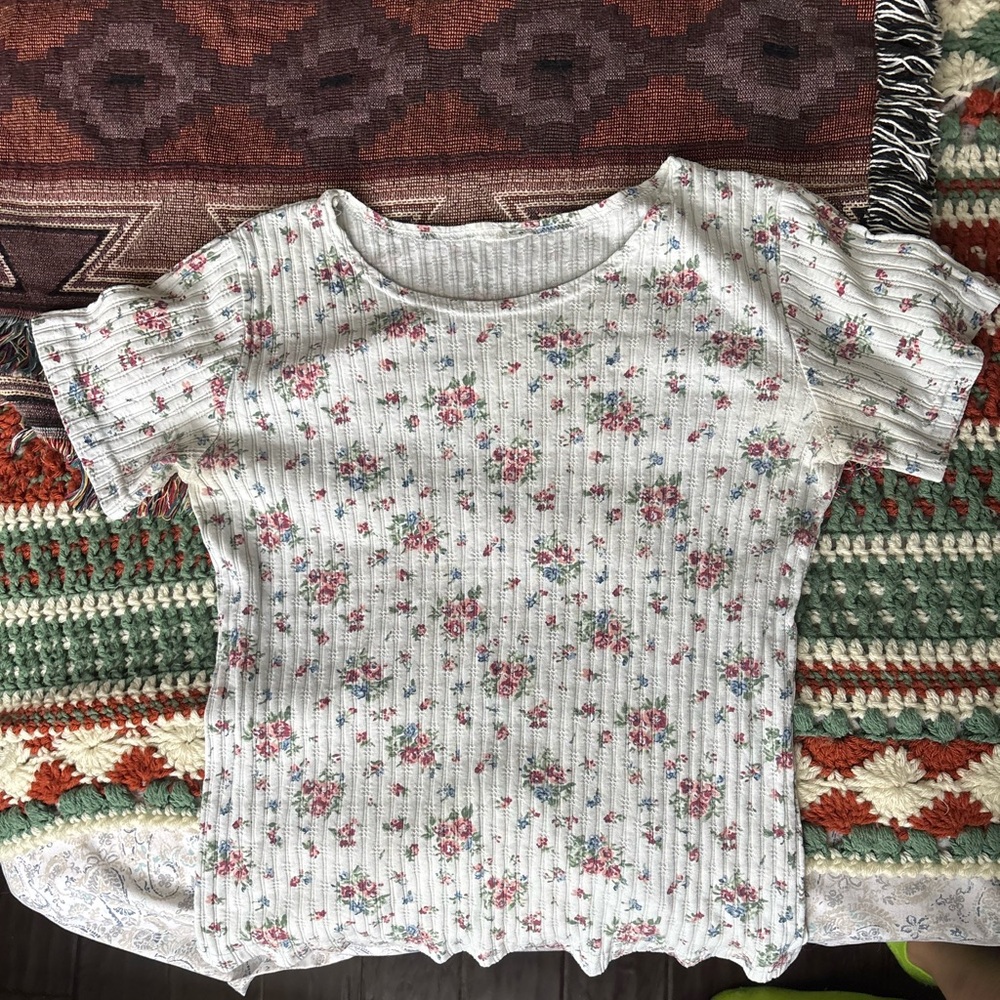 White Floral Ribbed Short Sleeve Top